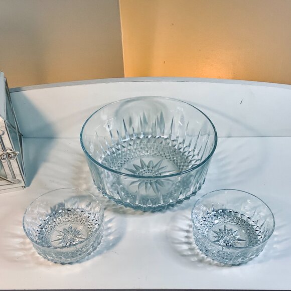 Vintage Arcoroc Diamant Starburst Bowl Set (Large 9" Bowl + Two 5" Bowls) - Picture 2 of 5